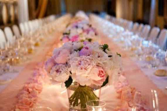 Décoration florale table mariage, centre table bouquet de fleurs